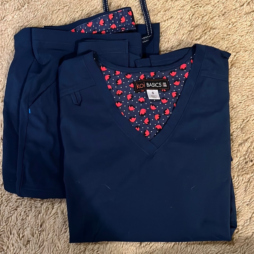 Navy blue koi basics scrub set